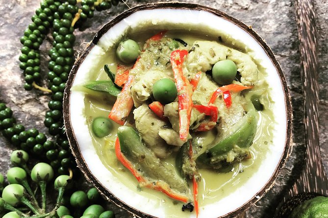 Your Introduction to the Thai Kitchen - The open-air ride to the school, and what “small-group” really means