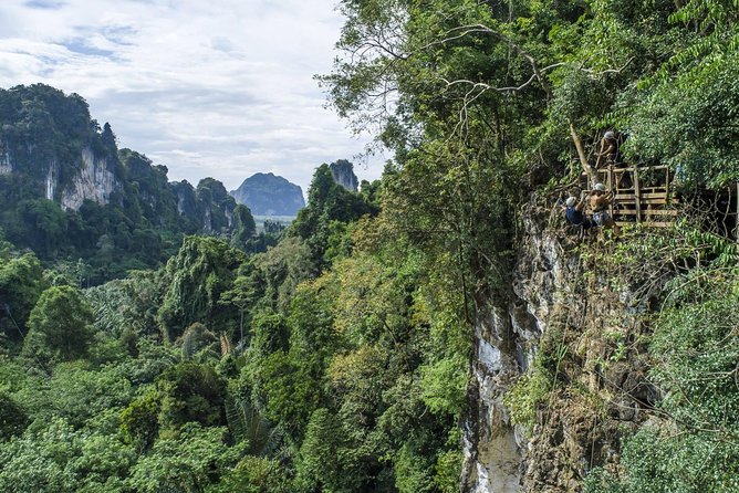 Zone A + B PACKAGE Zipline Adventure Experience - The 60-meter abseil/rappel: the moment you remember