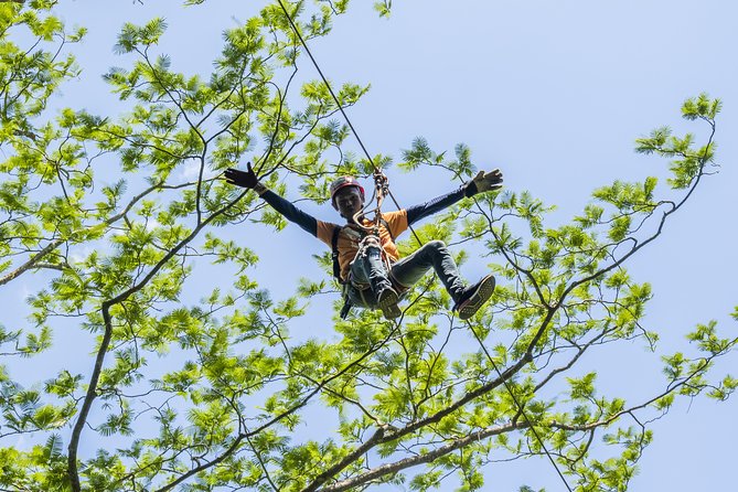 ZONE A PACKAGE Zipline Adventure - What happens on the course: safety brief, practice, then six lines